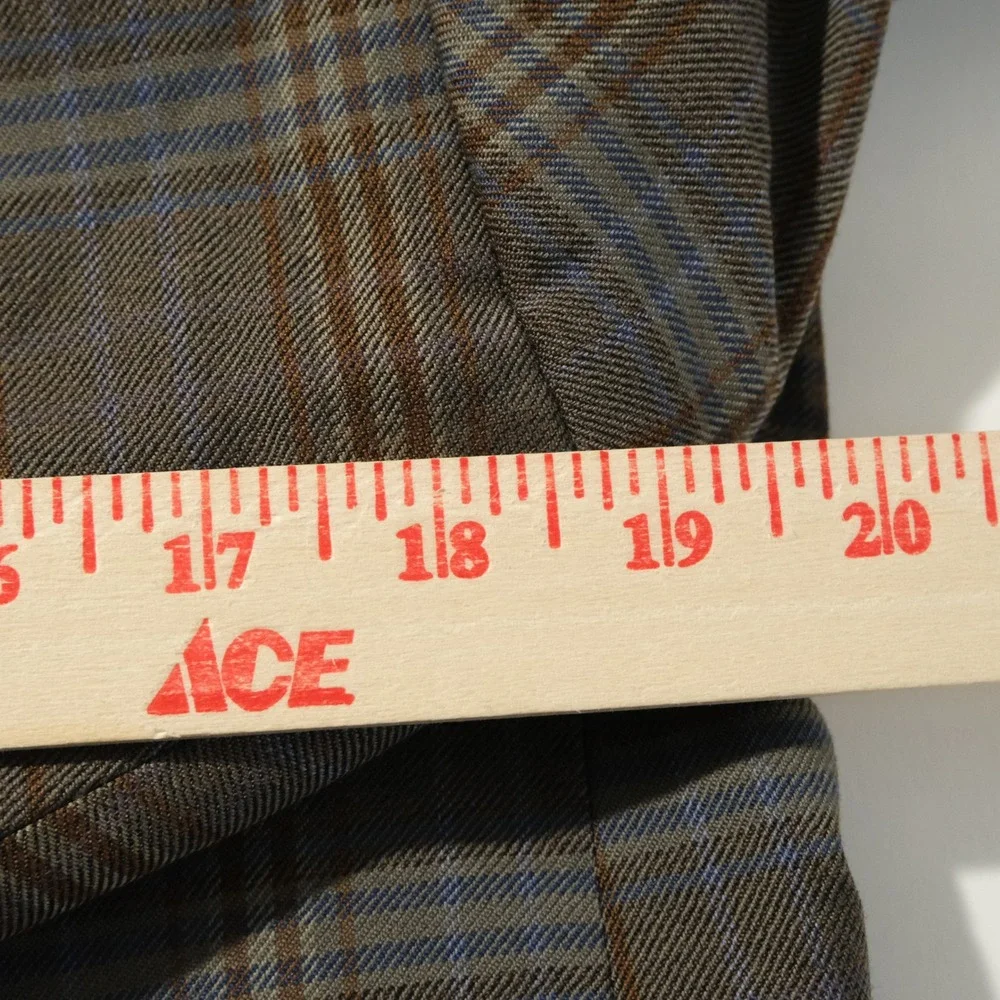 Johnston & Murphy Large Sport Coat 100% Wool Brown Plaid Two Button Double Ventd